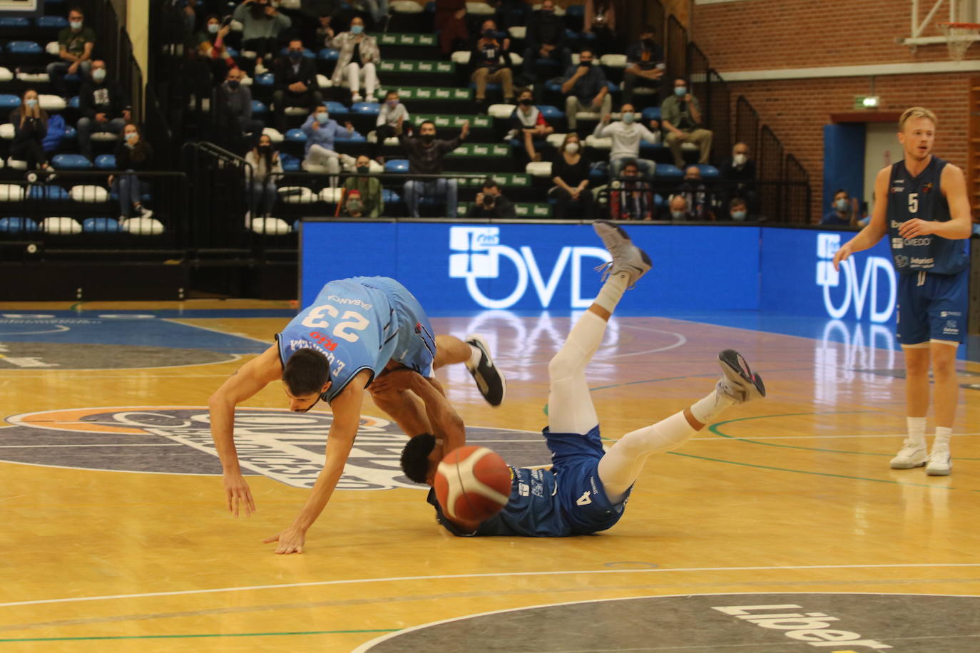 Fotos: Liberbank Oviedo Baloncesto 64 - 78 Breogán Lugo