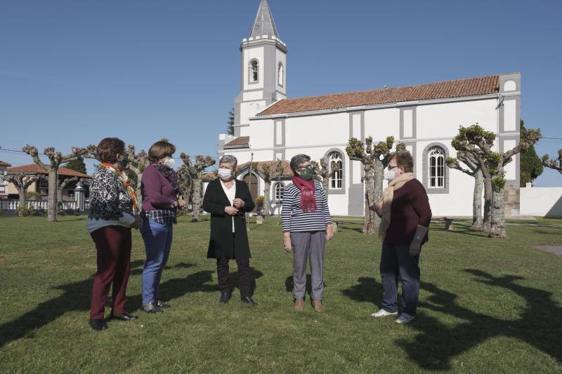 Después de un sábado de muchas emociones tras la visita de los Reyes y sus hijas, los habitantes de Somao tratan de recuperar la normalidad. Así fue el día siguiente en el pueblo tras la presencia de la Familia Real.