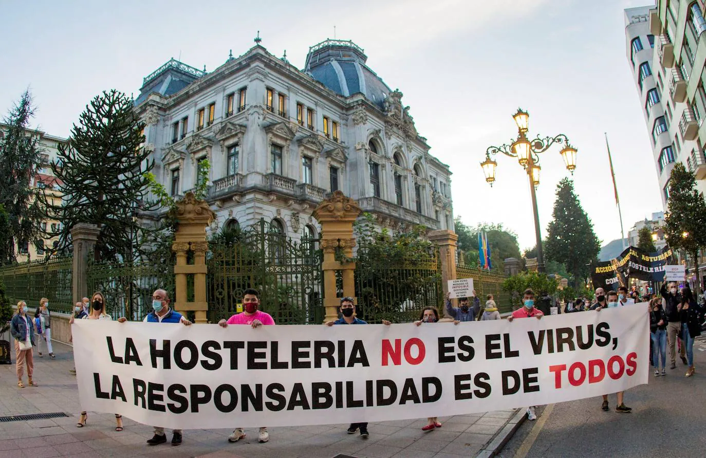 Los hosteleros asturianos advierten que no podrían superar un nuevo cierre de sus negocios en el peor año de la historia para su sector