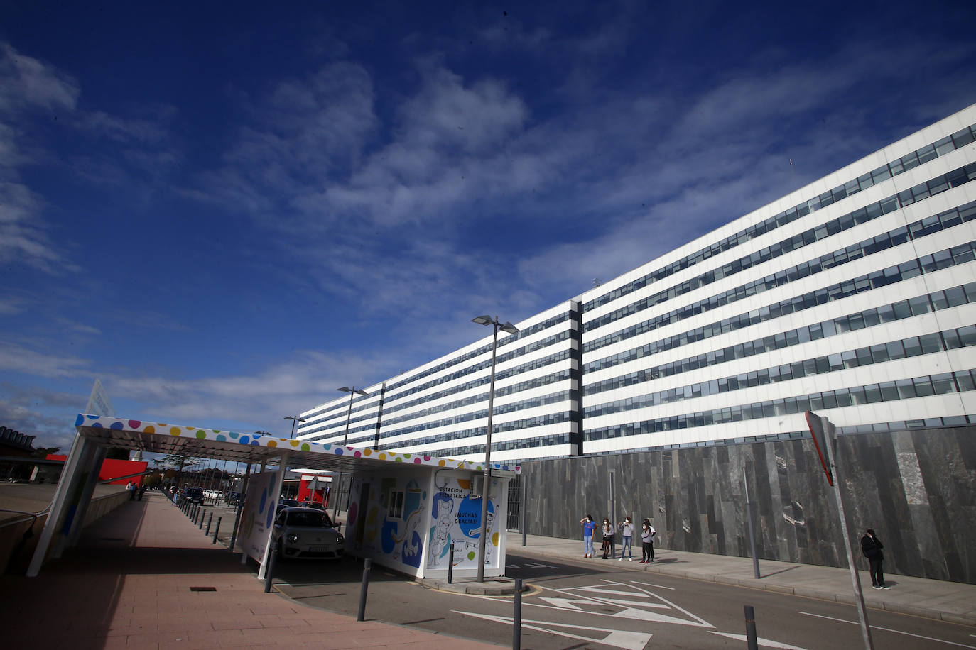 El primer Autocovid pediátrico de España está instalado en Oviedo, en el HUCA