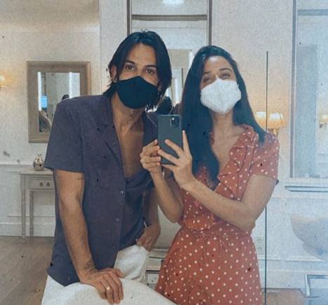 Con la actriz Macarena García, una de las ‘celebrities’ que han pasado por sus manos.