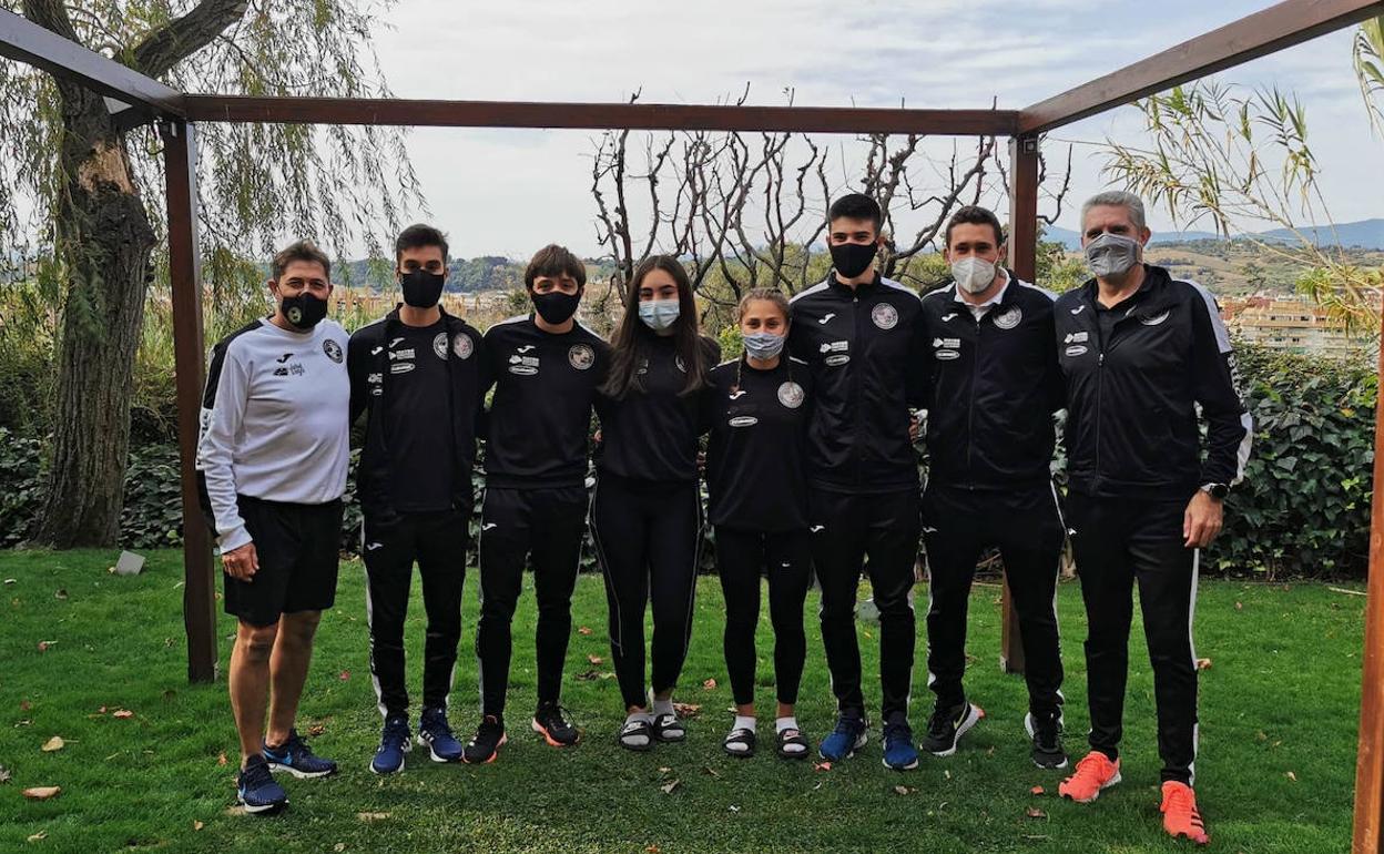 Alba Rodríguez, la cuarta por la derecha, y Martín Pereda, el tercero también por la derecha. 