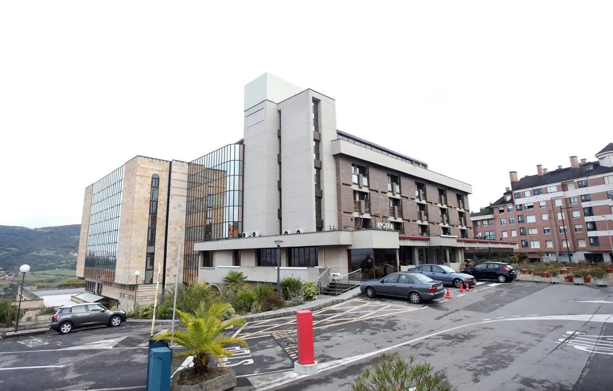 El establecimiento hostelero, emblemático en Oviedo, cerró sus puertas en diciembre de 2018. La idea es que en 2021 reabra como residencia de estudiantes. 