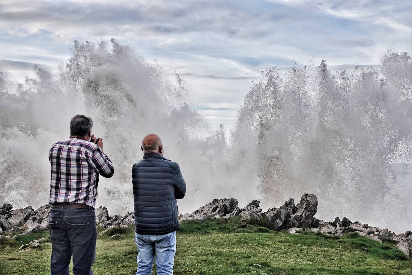 Fotos: Las espectaculares olas que azotaron la costa asturiana