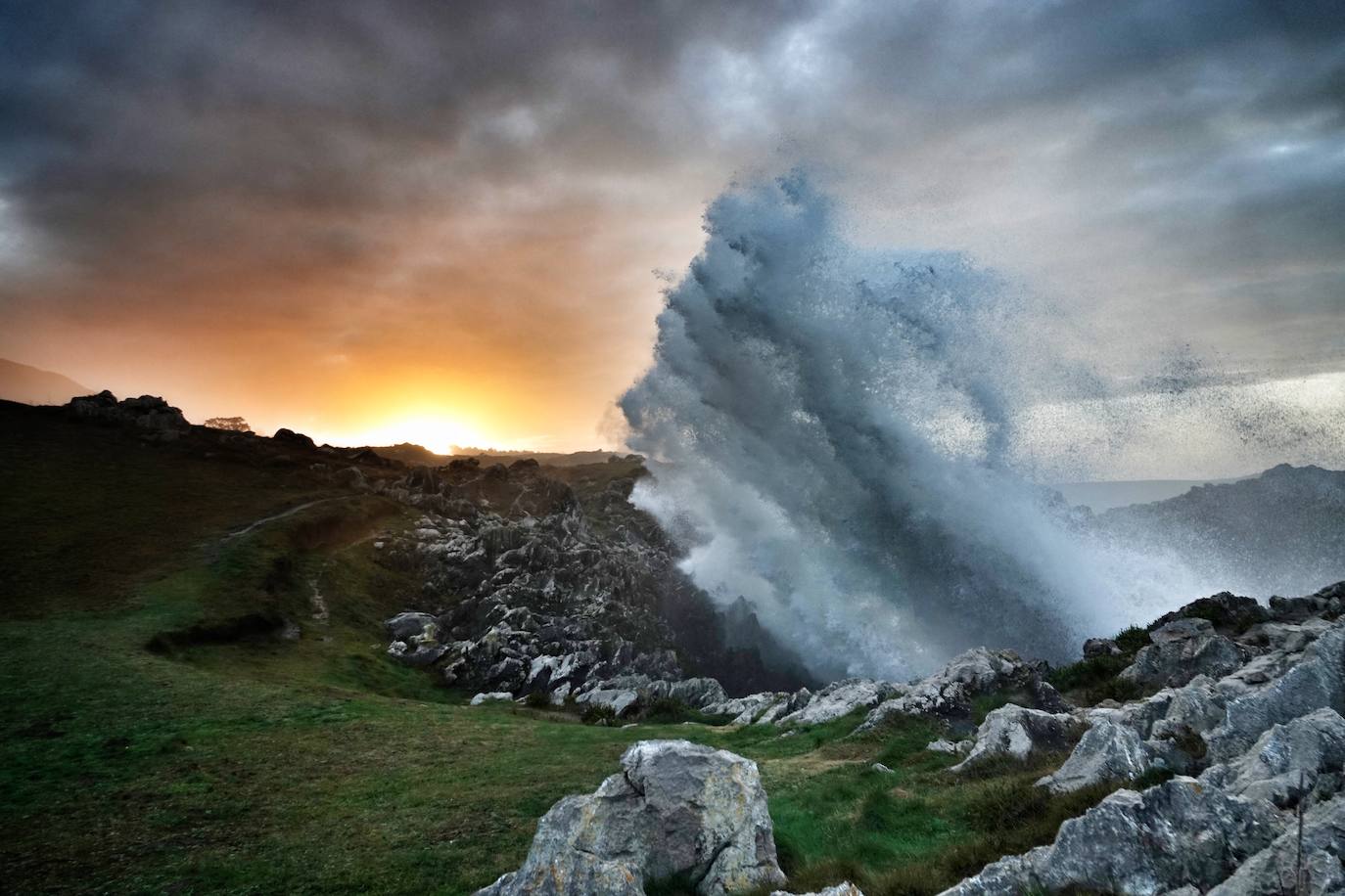 Fotos: Las espectaculares olas que azotaron la costa asturiana