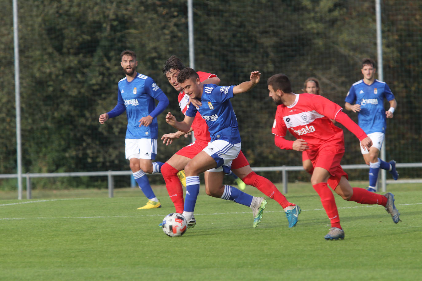 Jugadas del partido entre el Oviedo Vetusta y el Marino celebrado este sábado con victorial local por 2-1.