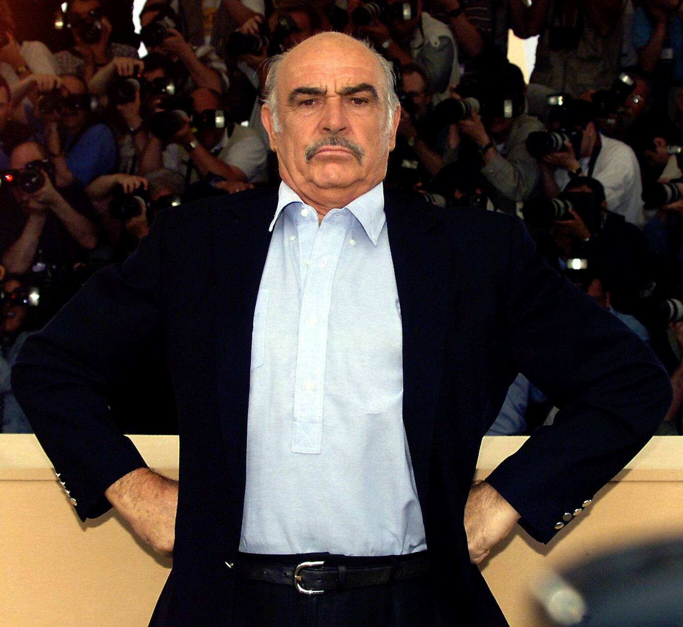 El actor escocés Sean Connery ha fallecido a los 90 años. Ganador de un Oscar por su interpretación en 'Los Intocables de Eliot Ness', deja una larga lista de títulos, pero siempre será eterno su papel como el agente James Bond. 