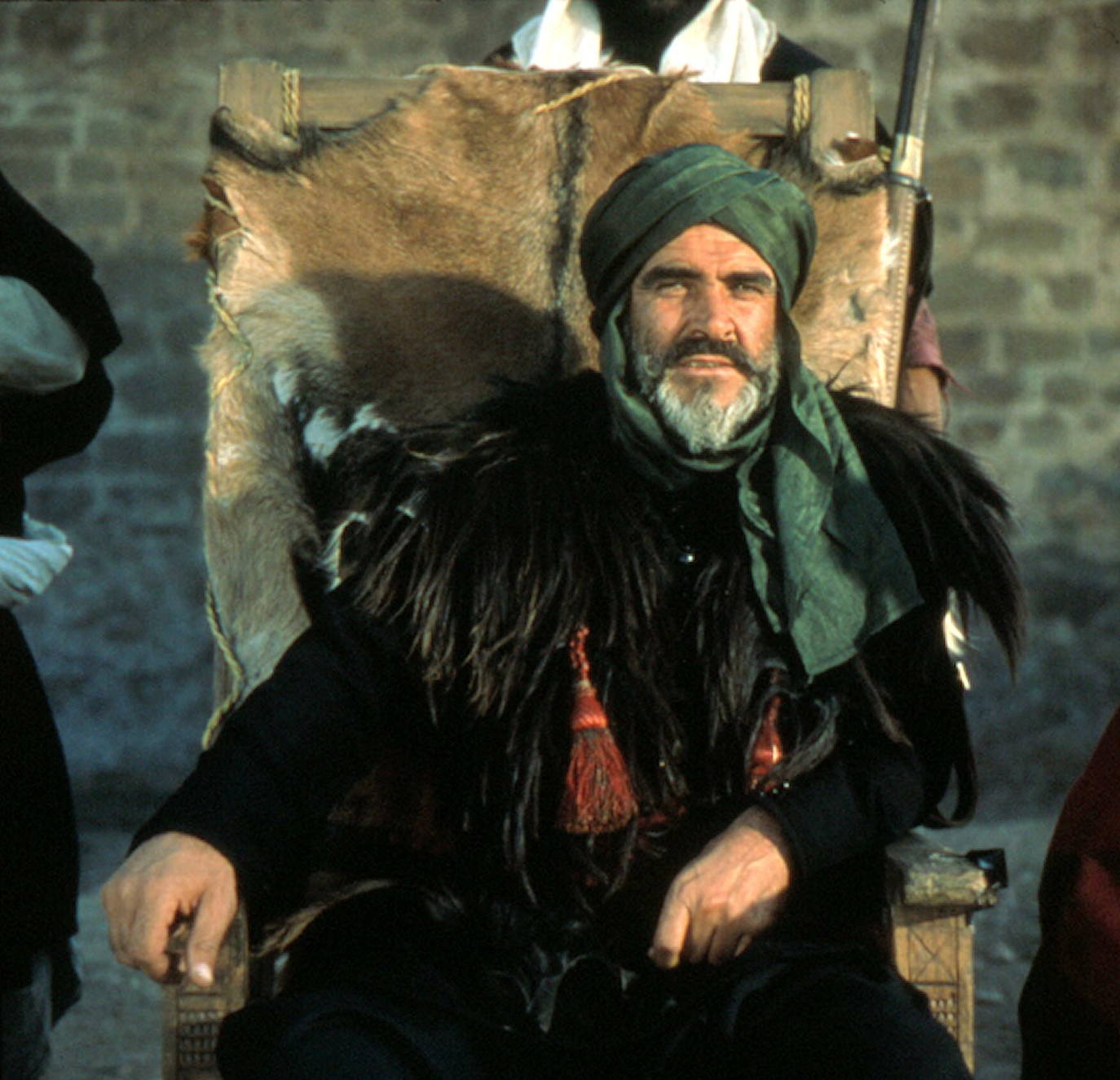 El actor escocés Sean Connery ha fallecido a los 90 años. Ganador de un Oscar por su interpretación en 'Los Intocables de Eliot Ness', deja una larga lista de títulos, pero siempre será eterno su papel como el agente James Bond. 