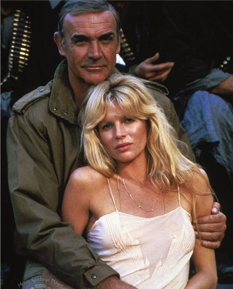 El actor escocés Sean Connery ha fallecido a los 90 años. Ganador de un Oscar por su interpretación en 'Los Intocables de Eliot Ness', deja una larga lista de títulos, pero siempre será eterno su papel como el agente James Bond. 