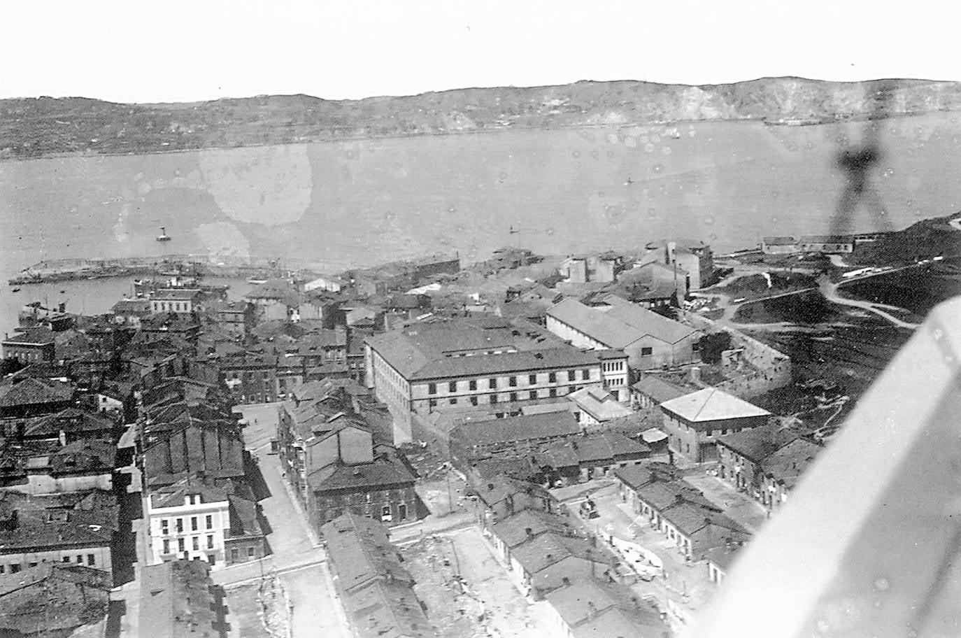 El histórico edificio de Tabacalera en Gijón, de 6.900 metros cuadrados y cinco plantas, será recuperado para usos culturales. Será una nueva etapa para un emblemático inmueble que fue también iglesia y vicaría.
