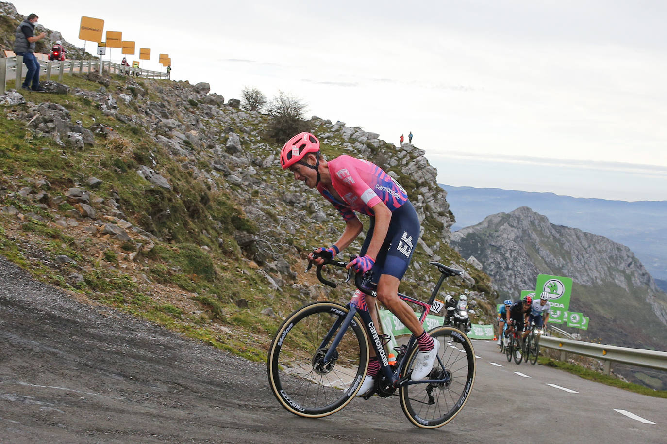 Segunda jornada de la Vuelta Ciclista en tierras asturianas, que transcurrió entre Pola de Laviana y L'Angliru.