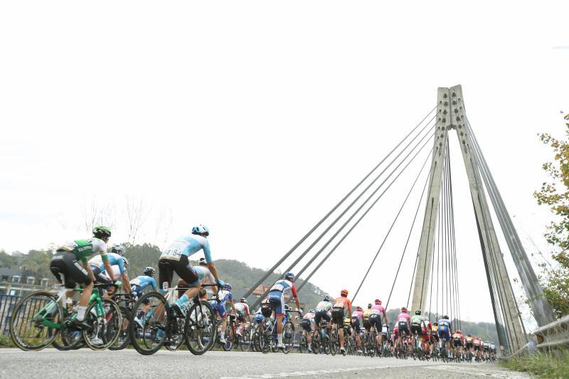 Segunda jornada de la Vuelta Ciclista en tierras asturianas, que transcurrió entre Pola de Laviana y L'Angliru.