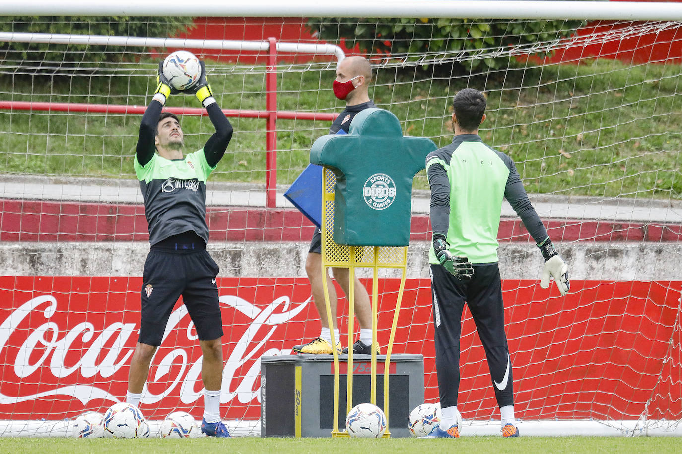 El Sporting se entrenó este domingo con la mirada puesta en el encuentro del lunes ante el Castellón.