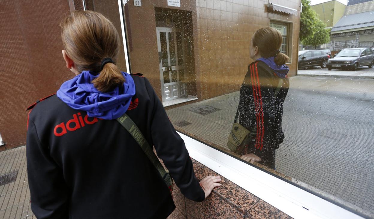 Una gijonesa, víctima de una violación en 2017 y cuyo agresor fue condenado a nueve años de prisión. 