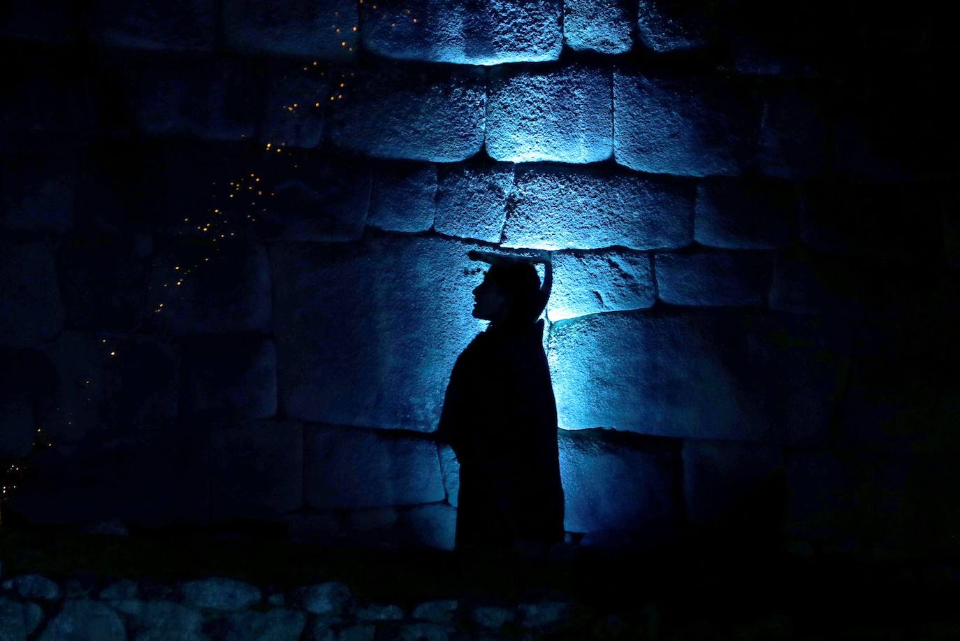 La reapertura de Machu Picchu, principal atracción turística de Perú, tras siete meses de cierre por la pandemia de la covid 19, se ha celebrado entre luces y color con una espectacular puesta en escena