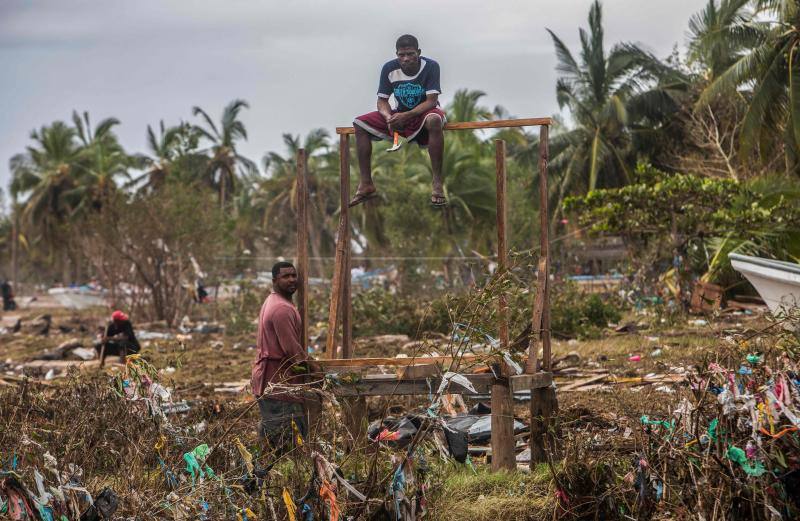 El ciclón Eta deja alrededor de 150 fallecidos o desaparecidos tras su paso por la zona norte de Guatemala. Un deslizamiento de tierras enterró unas 150 viviendas en Quejá, en el municipio de San Cristóbal Verapaz.