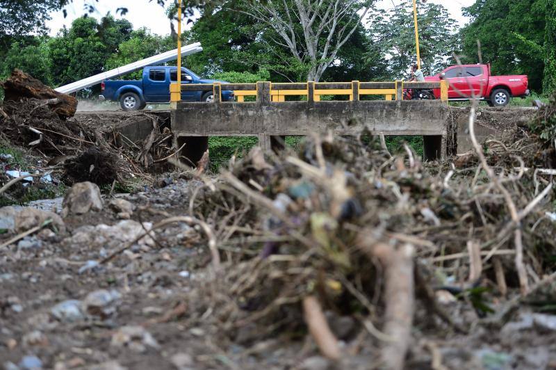 El ciclón Eta deja alrededor de 150 fallecidos o desaparecidos tras su paso por la zona norte de Guatemala. Un deslizamiento de tierras enterró unas 150 viviendas en Quejá, en el municipio de San Cristóbal Verapaz.