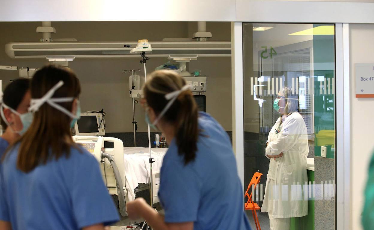 Barbón afirma que Asturias tiene capacidad para aumentar a 248 las plazas UCI