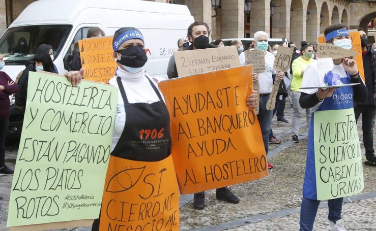 Hosteleros y comerciantes «desamparados» toman las calles de Asturias 