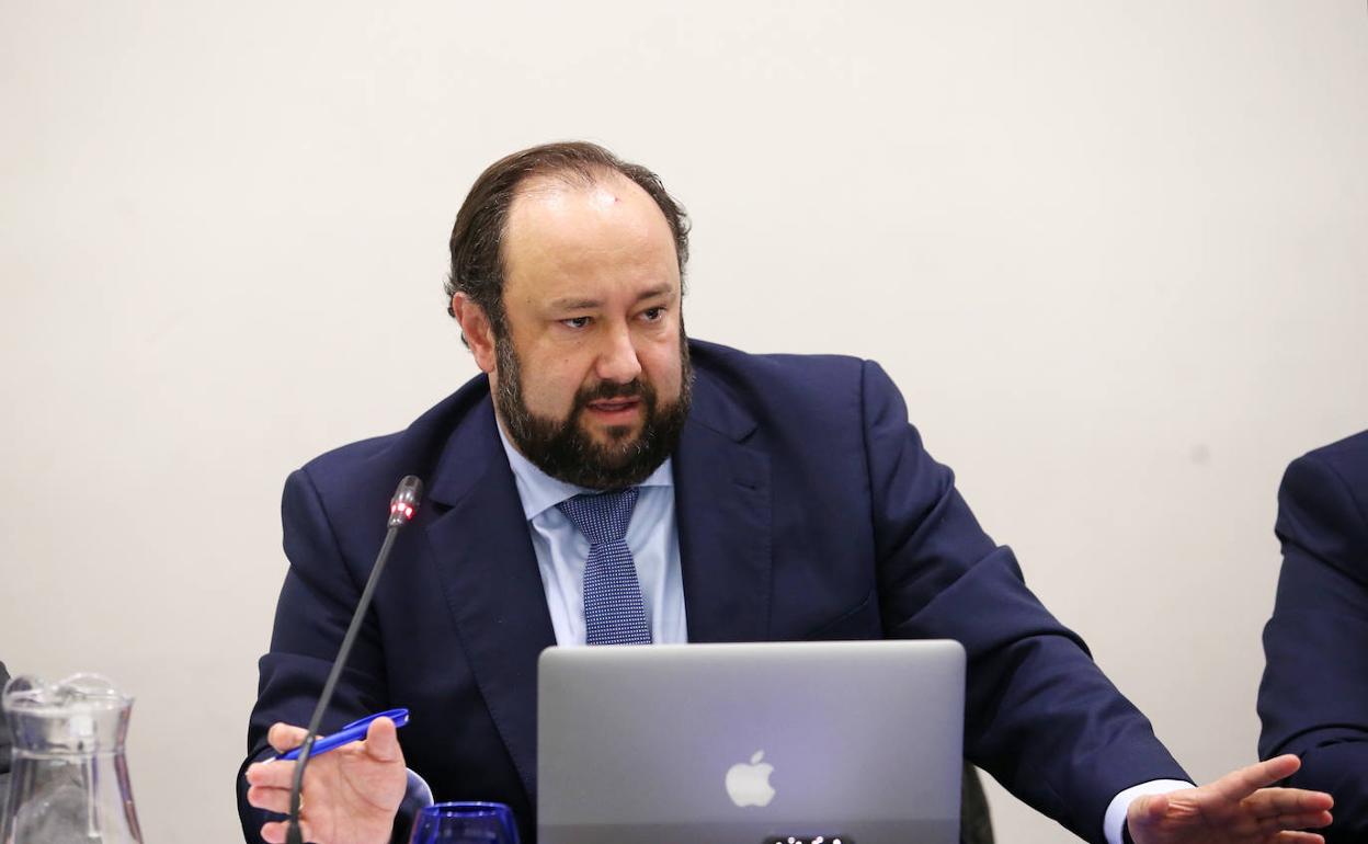 El presidente del Real Oviedo, Jorge Menéndez Vallina, en una Junta de Accionistas 