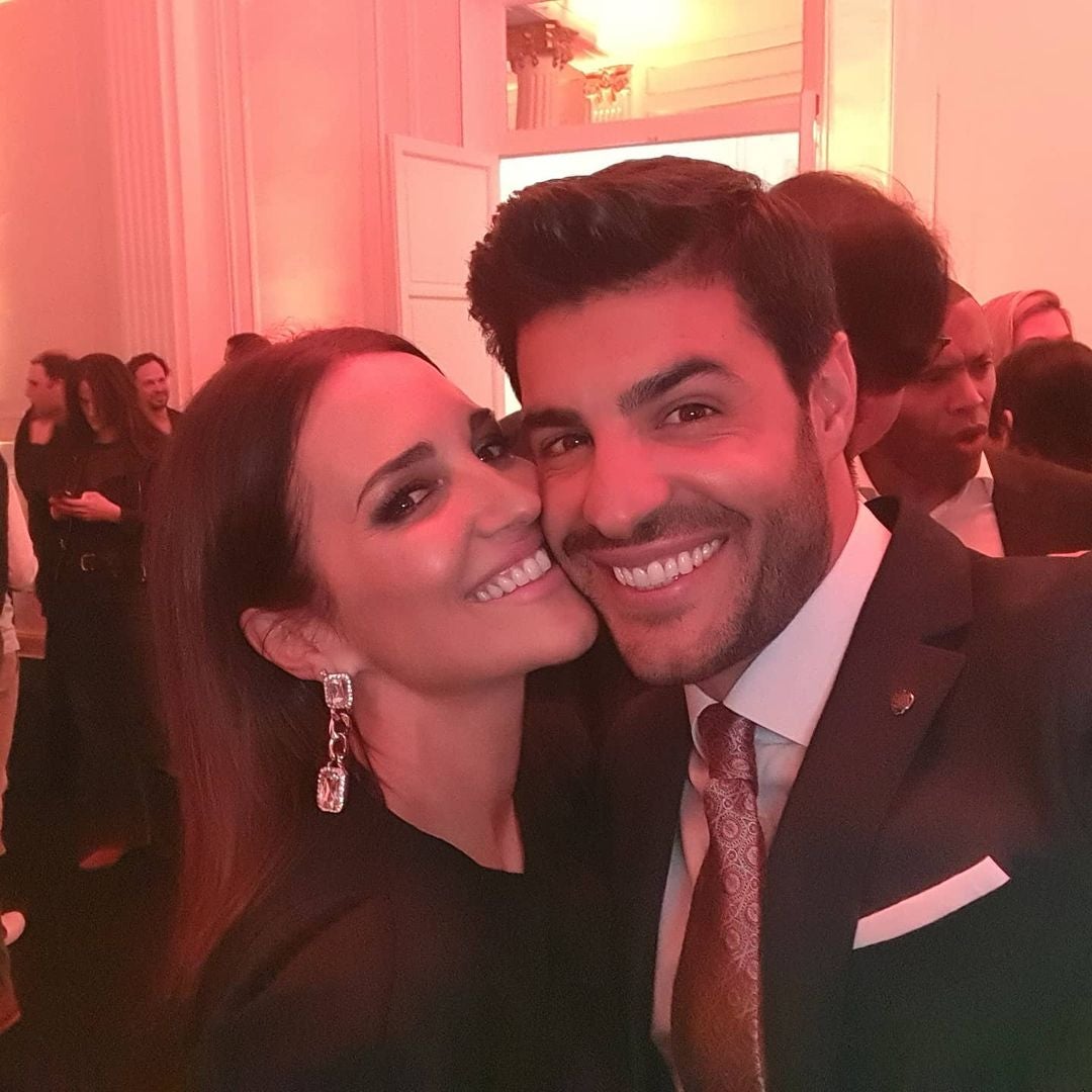 El exfultbolista se ha convertido en el mejor acompañante de la actriz. 