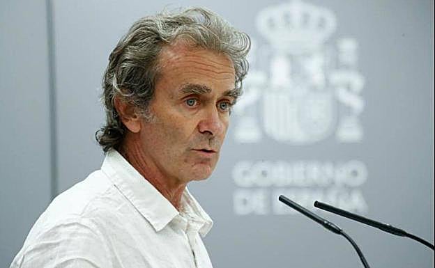 Los colegios de médicos de España piden la destitución de Simón