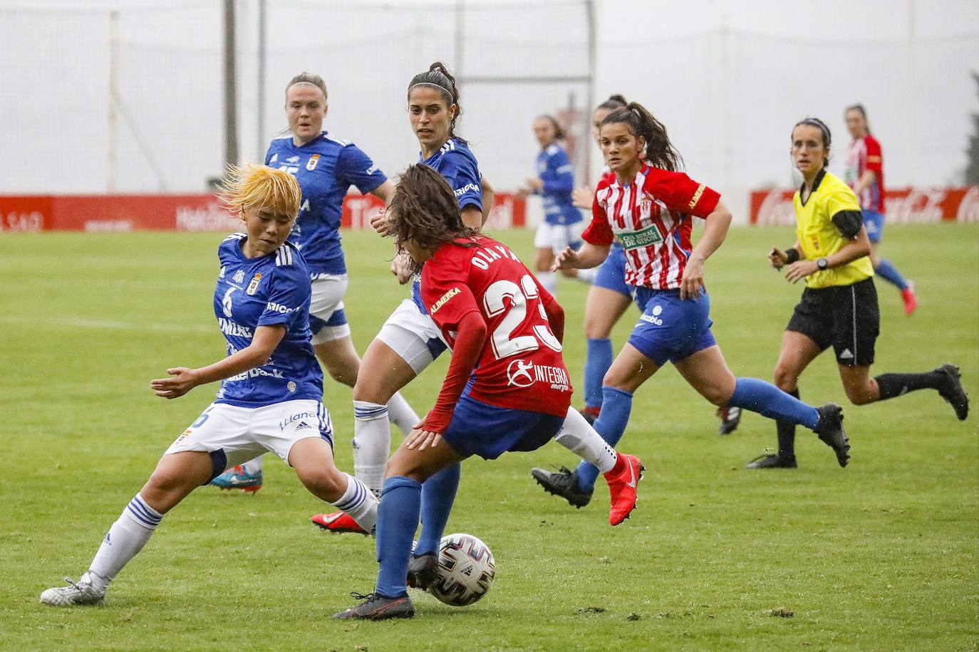 El derbi femenino celebrado este domingo en Mareo entre el Sporting y el Oviedo se saldó con un empate (1-1).