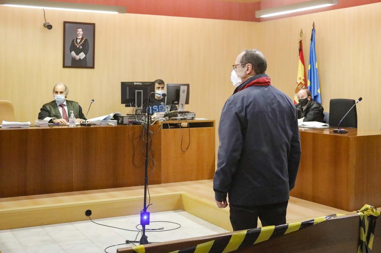 El acusado, ante el titular del juzgado de lo penal nº1. 