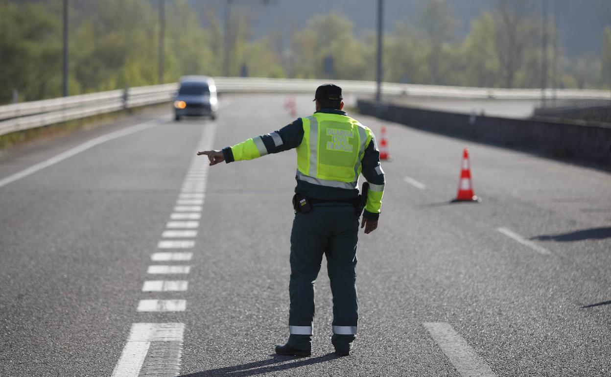 Un control de tráfico en Langreo 