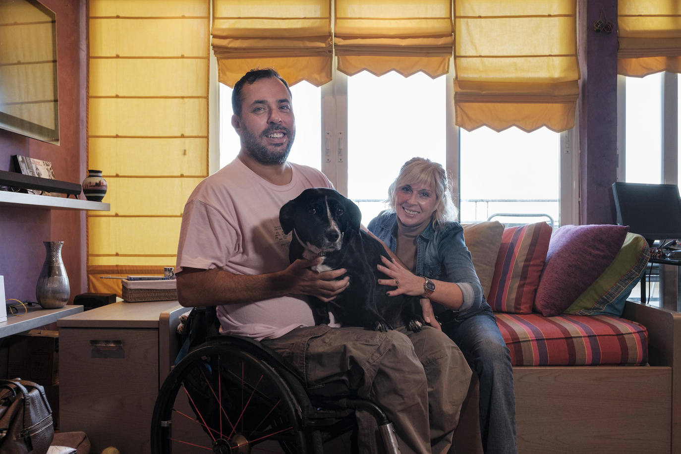Tanto la casa como el acceso a la terraza se han acomodado para el desplazamiento en silla de ruedas.