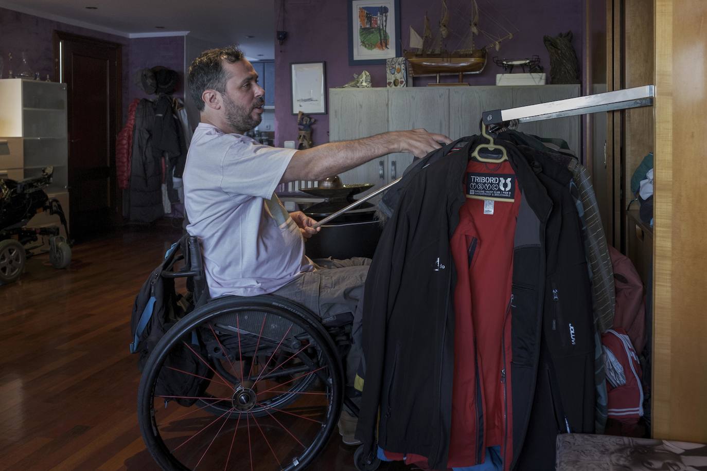Tanto la casa como el acceso a la terraza se han acomodado para el desplazamiento en silla de ruedas.