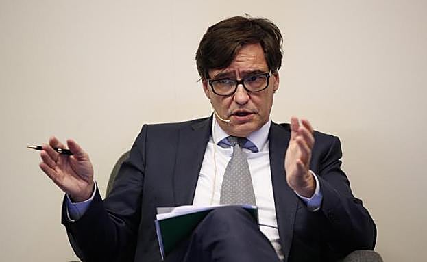 Illa afirma que la vacunación empezará en enero y no será obligatoria