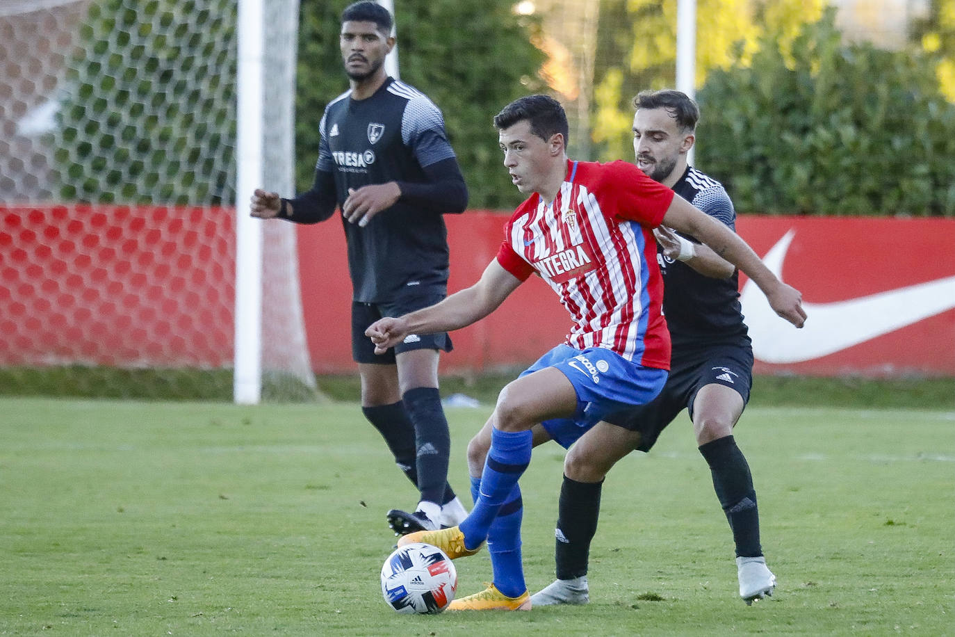 Fotos: Sporting B 1-1 Lealtad, en imágenes