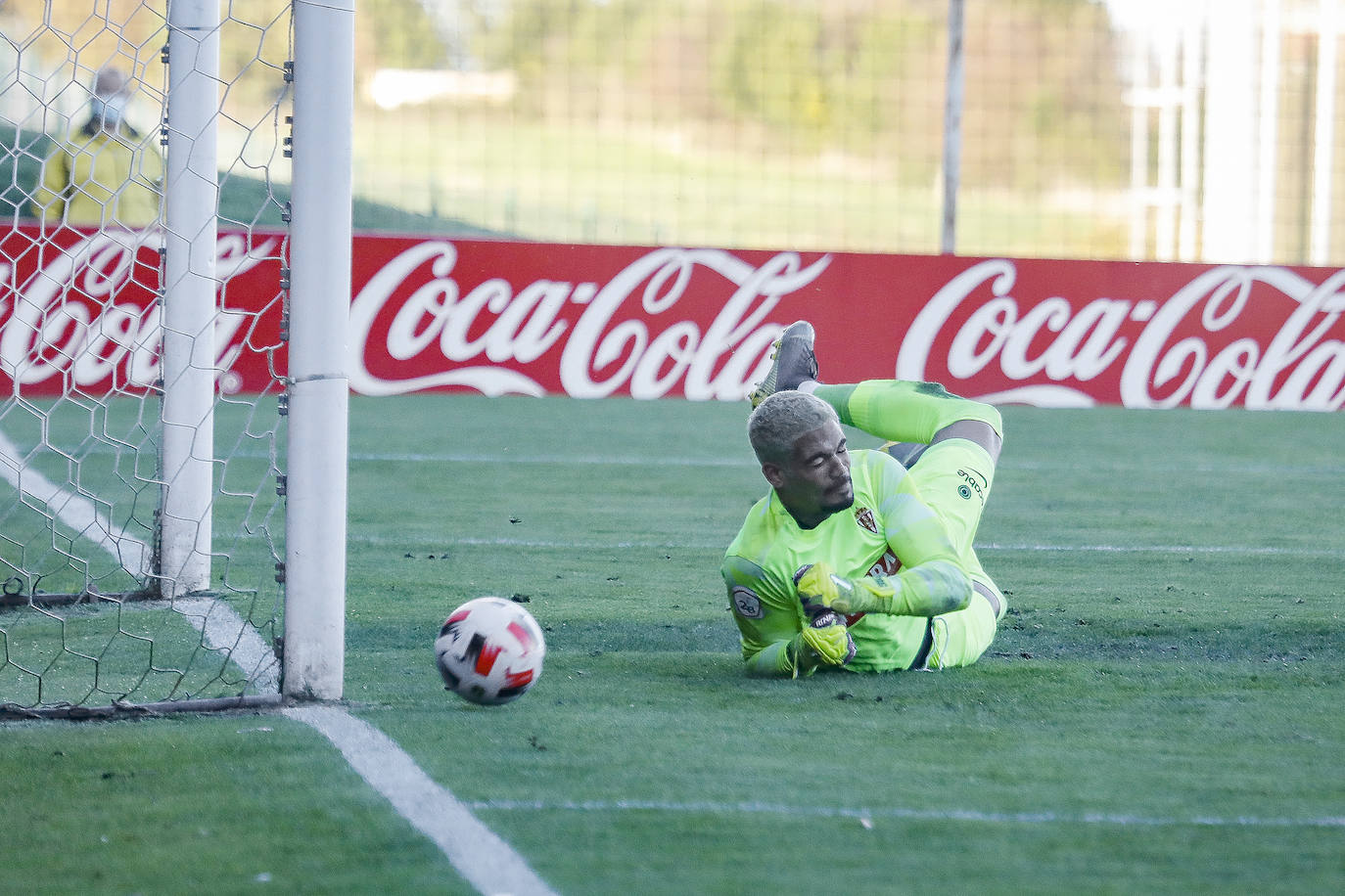 Fotos: Sporting B 1-1 Lealtad, en imágenes