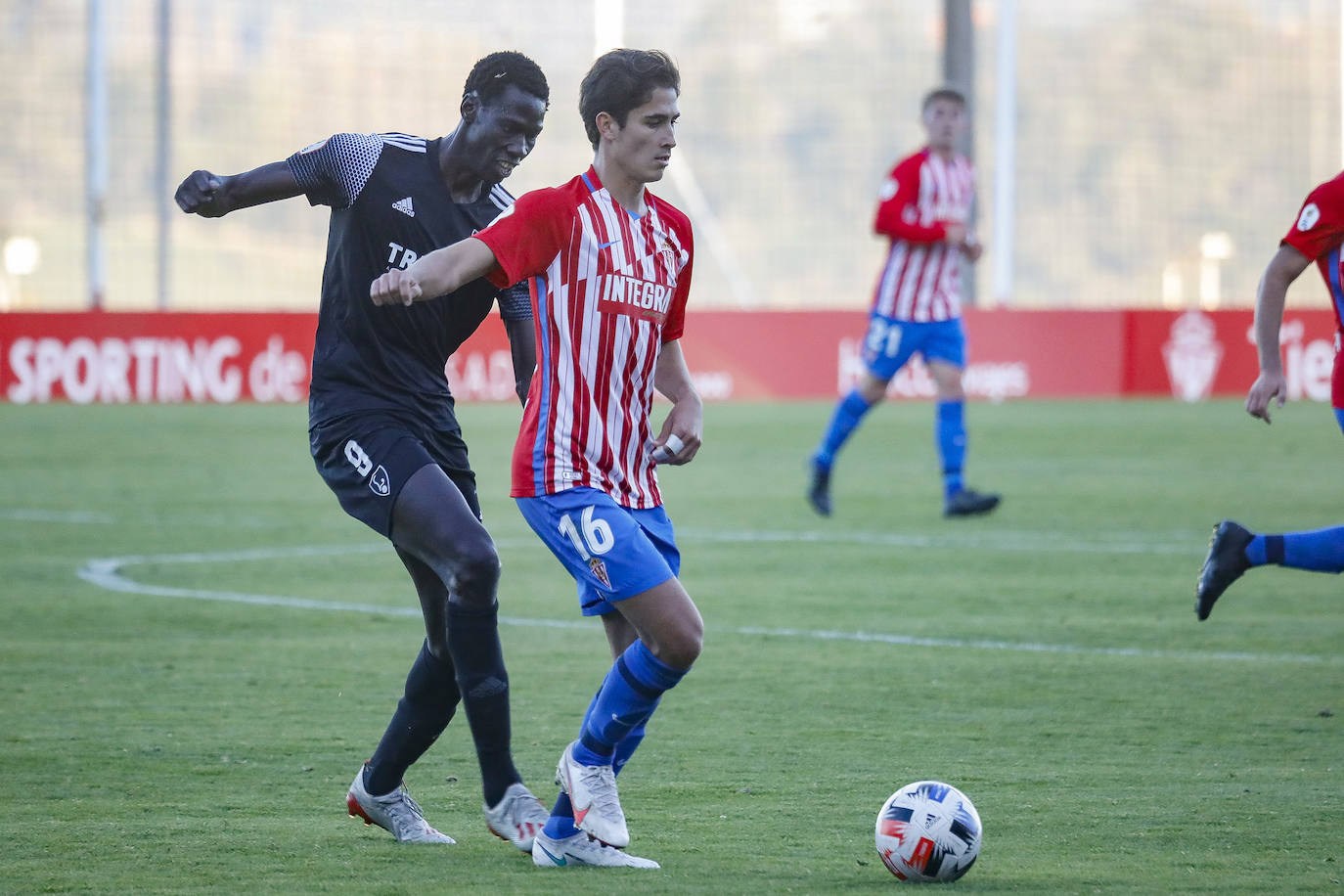 Fotos: Sporting B 1-1 Lealtad, en imágenes