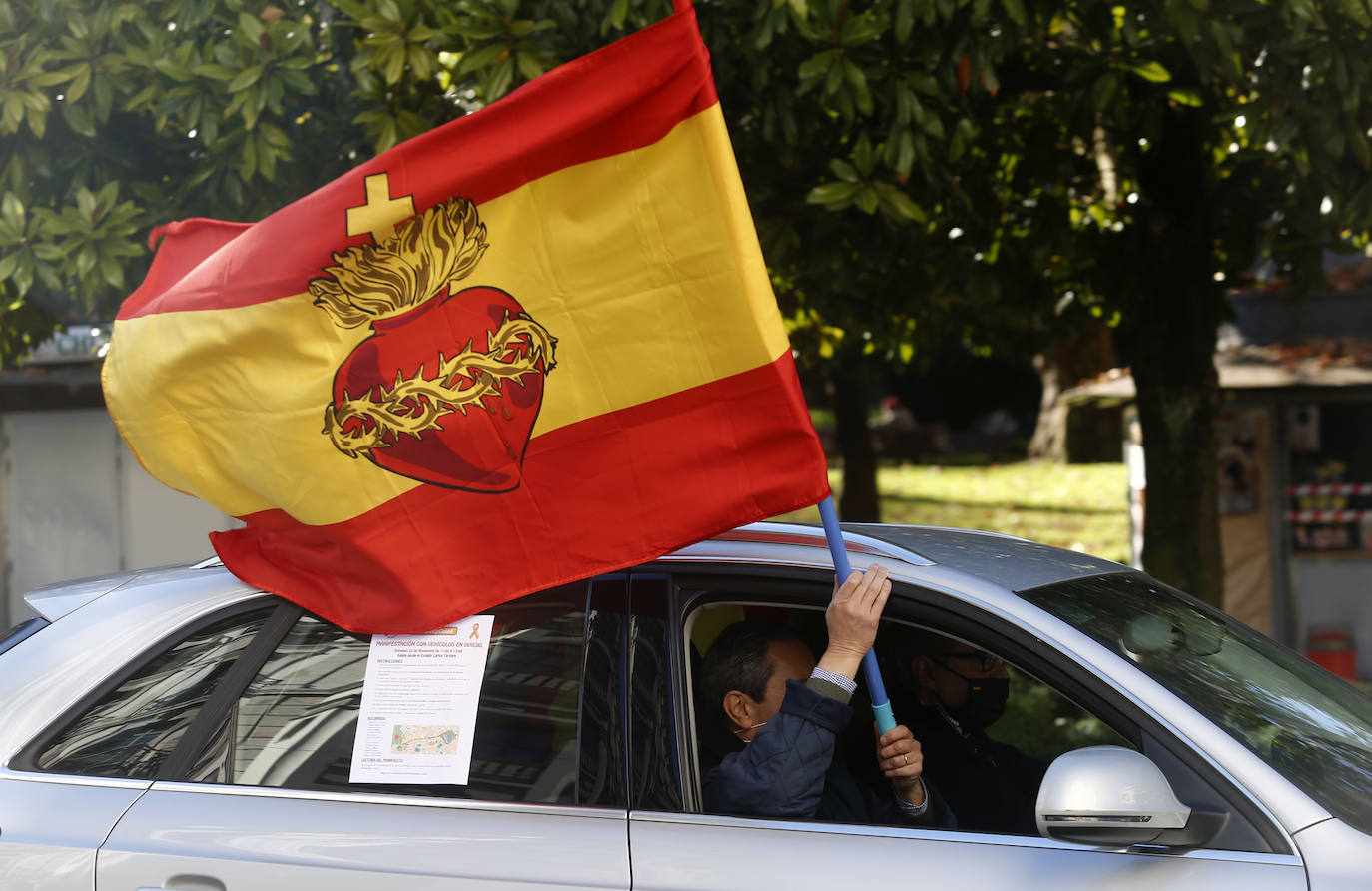 Protestan contra «el control político de la educación» y «los recortes en la libertad de enseñanza»