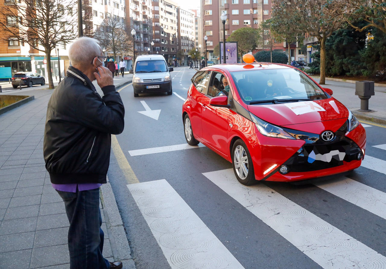 Protestan contra «el control político de la educación» y «los recortes en la libertad de enseñanza»