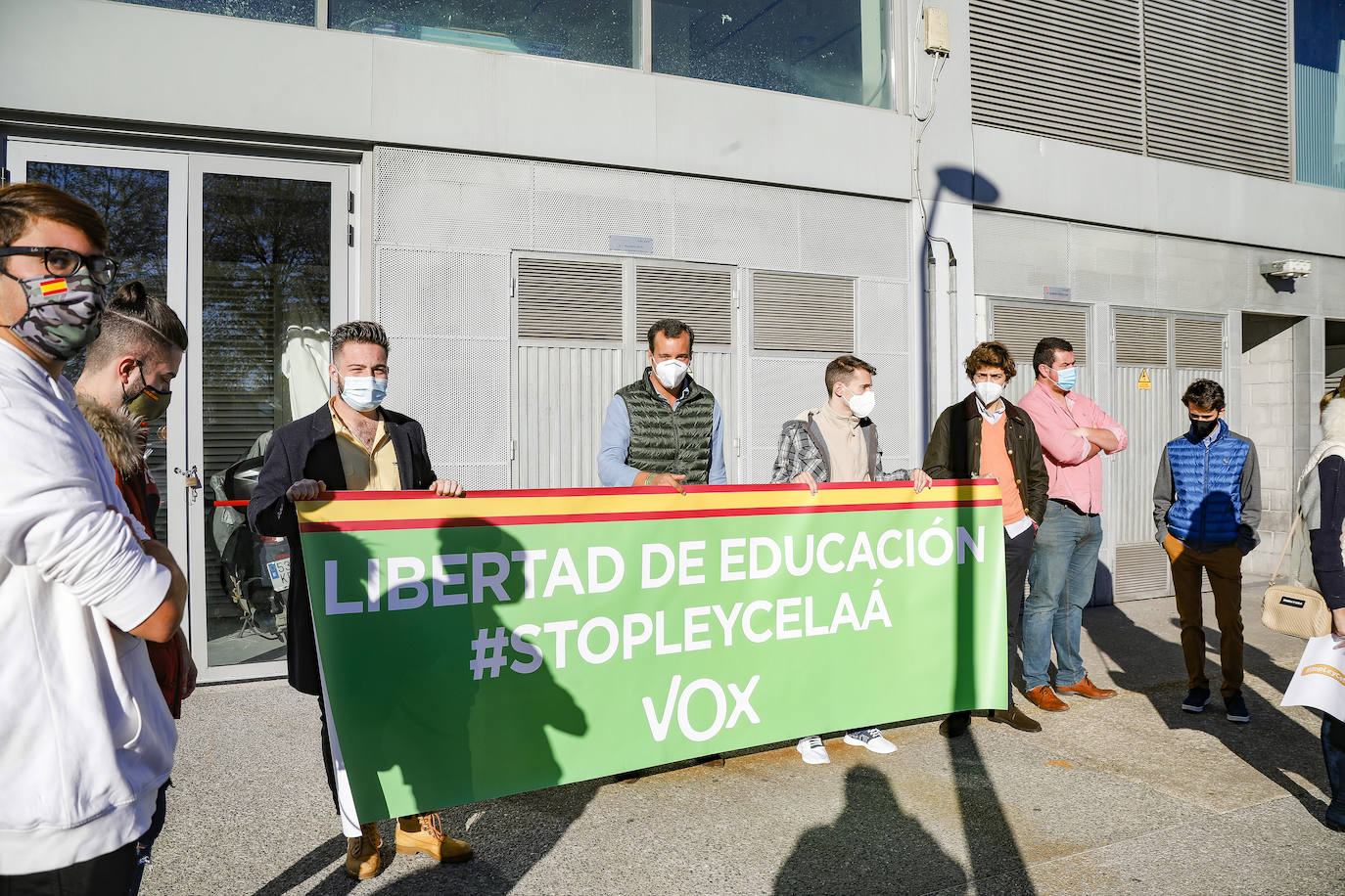 Protestan contra «el control político de la educación» y «los recortes en la libertad de enseñanza»