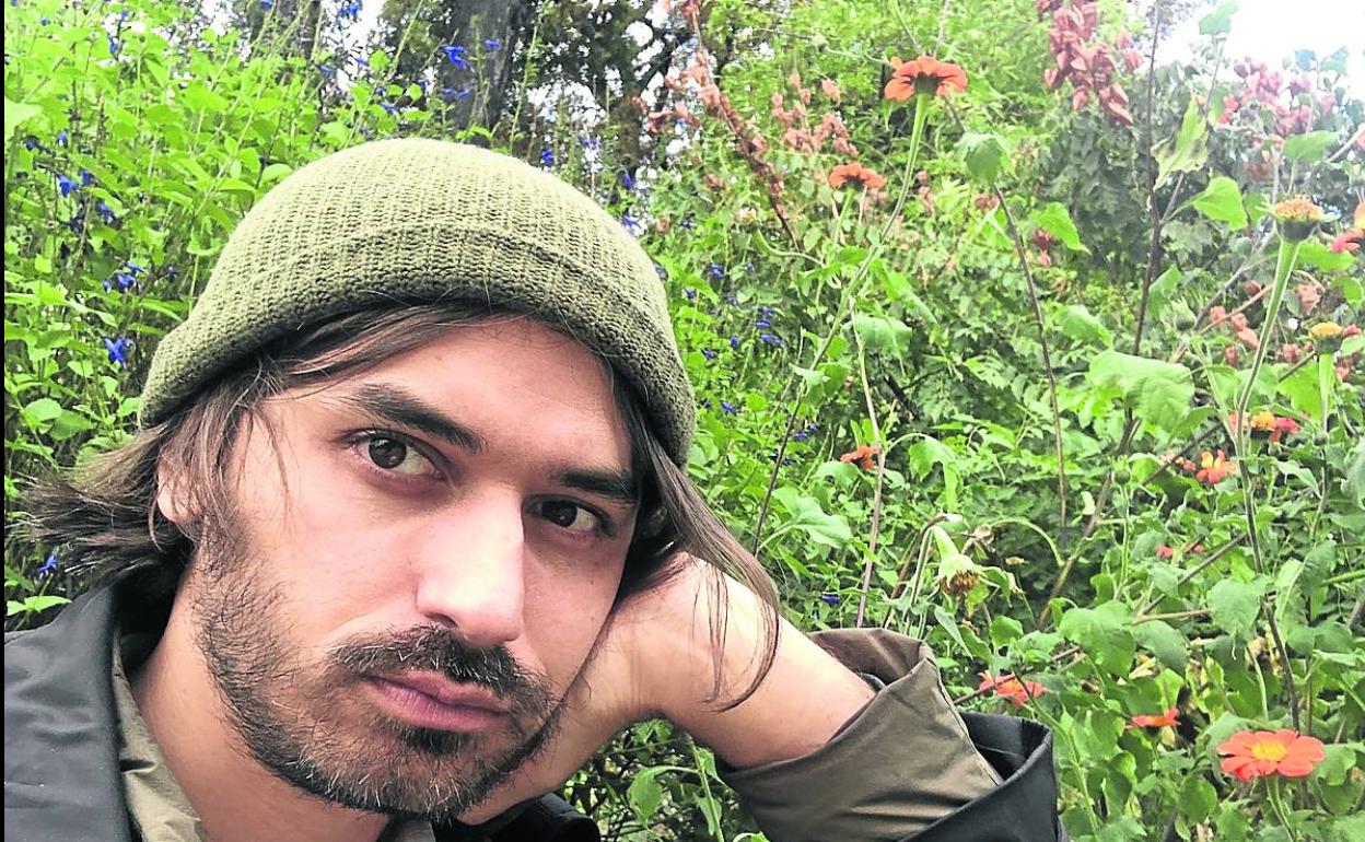 Matías Piñeiro sigue desde Buenos Aires el desarrollo de un FICX al que tenía previsto acudir. 