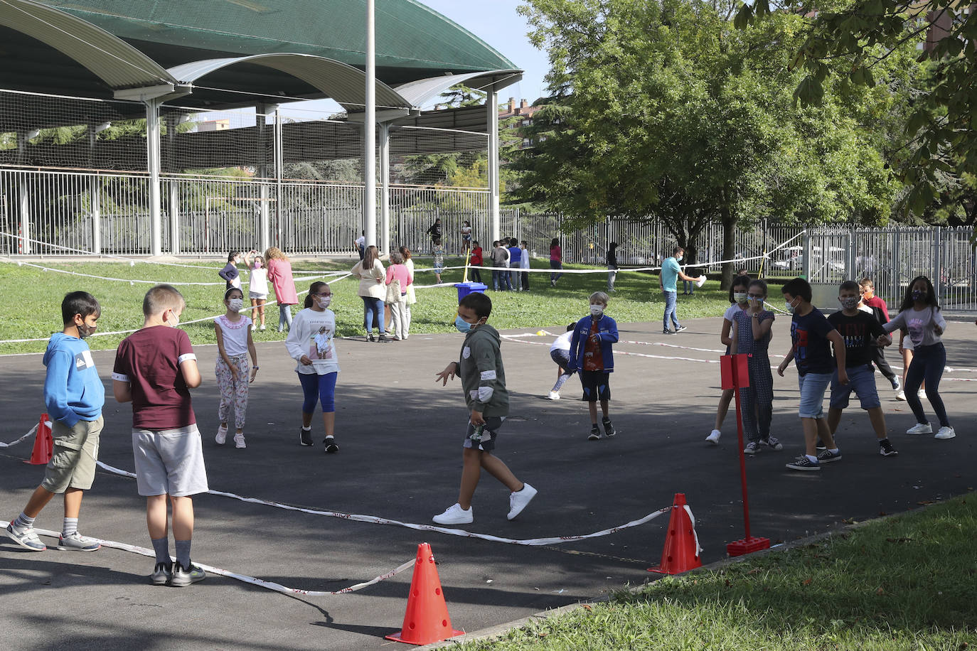 Las clases con positivos ya no son sometidas a cuarentena preventiva, denuncia UGT