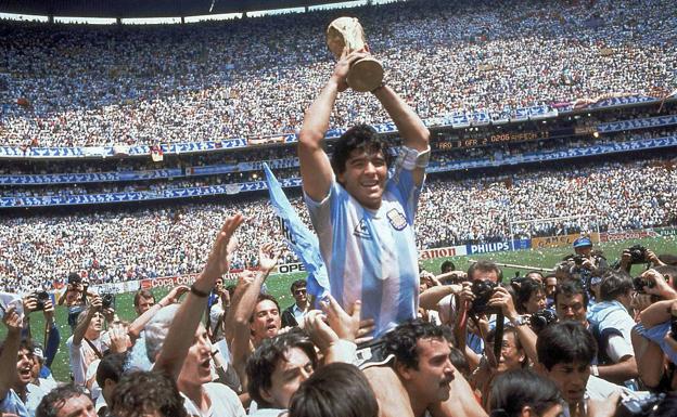 Muere Maradona, el dios del fútbol