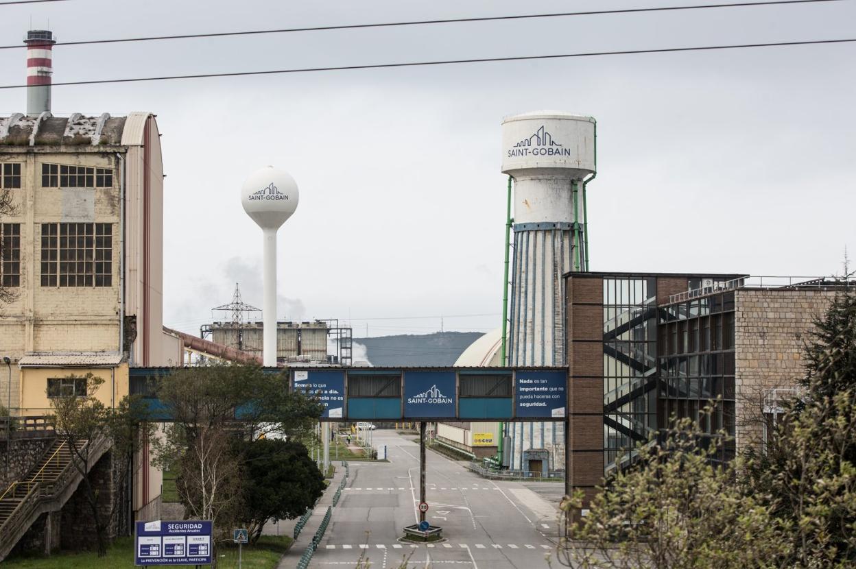 Planta avilesina de Saint-Gobain en La Maruca. 