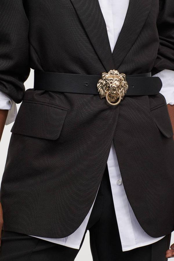 Cinturón con cabeza de león de H&M, 15,99 euros.