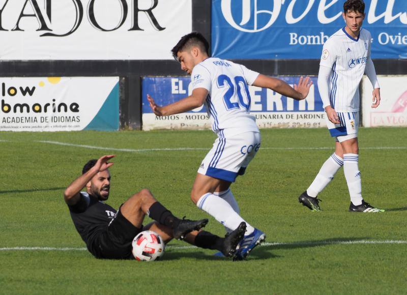 El partido en imágenes entre el Lealtad y el Vetusta disputado este domingo en Les Caleyes, que se saldó con un empate a cero.