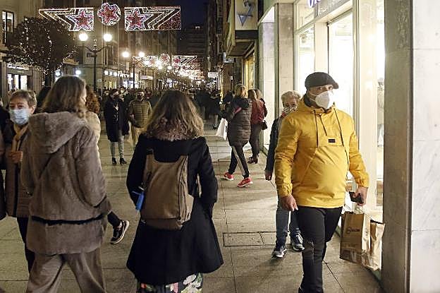 Los vecinos aplauden «la alegría» que brindan las luces