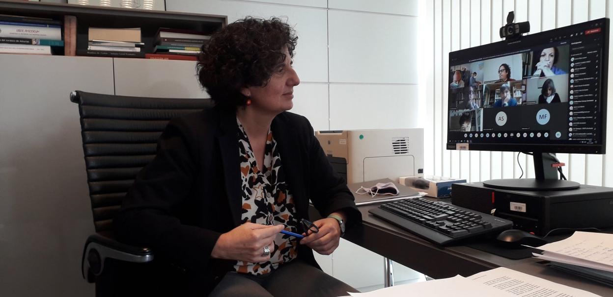 La consejera Berta Piñán, durante la reunión constituyente de la Mesa Sectorial del Arte. 