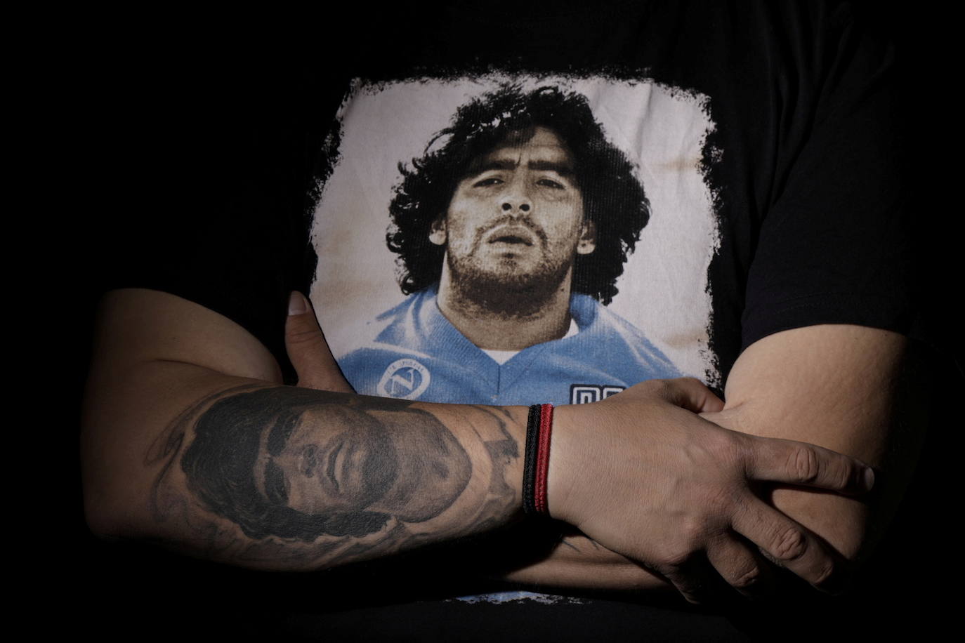 Son muchos los argentinos que se tatúan a Maradona como último homenaje al astro del balón