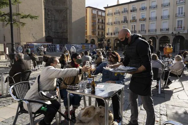 Solo Asturias, País Vasco y Burgos mantienen cerrados bares, restaurantes y terrazas