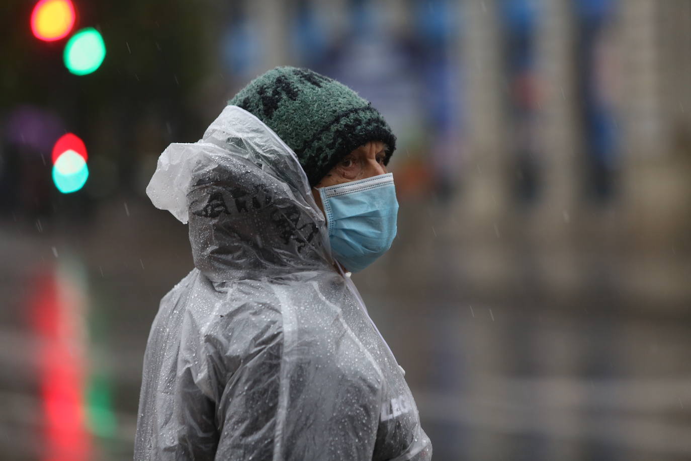 La región mantiene la alerta ante las fuertes rachas de viento y el riesgo de grandes nevadas y oleaje.