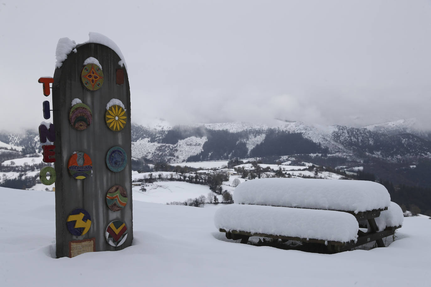 Copiosas nevadas, fuertes rachas de viento y oleaje en la primera borrasca invernal